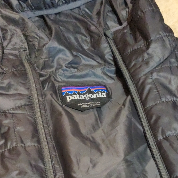 Patagonia Men's Black Nano Puff Insulated Hooded Jacket - Picture 2 of 5